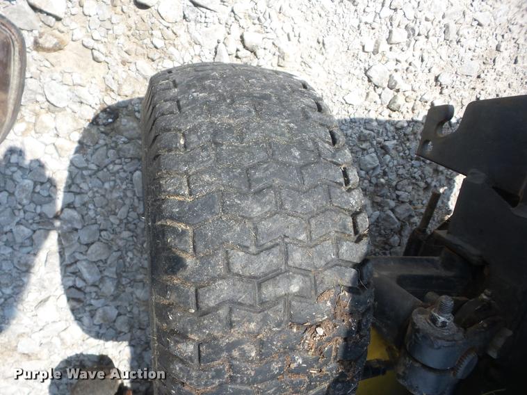 image for item K6433 John Deere 332 lawn mower