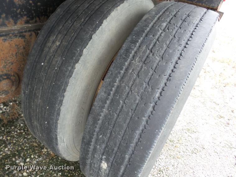 image for item K6452 1995 Fontaine FTW-5-8048WSA flatbed trailer