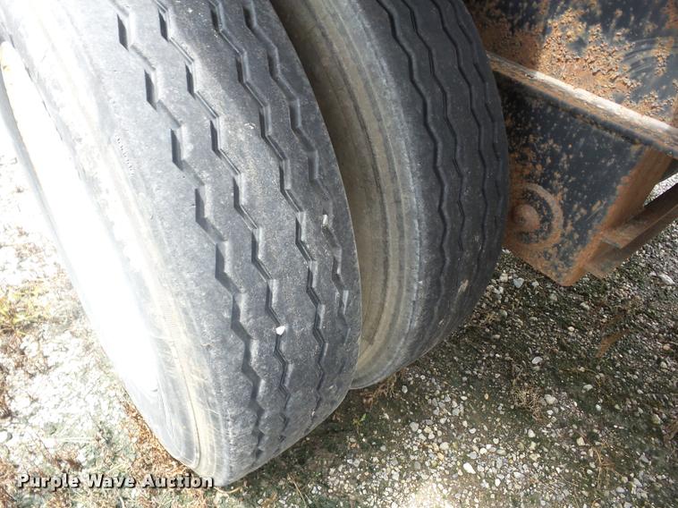 image for item K6452 1995 Fontaine FTW-5-8048WSA flatbed trailer