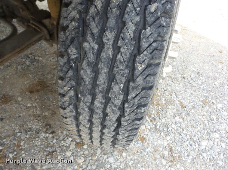 image for item K6455 1990 Ford F450 Super Duty flatbed truck