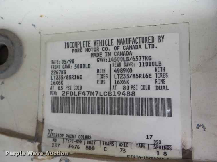 image for item K6455 1990 Ford F450 Super Duty flatbed truck