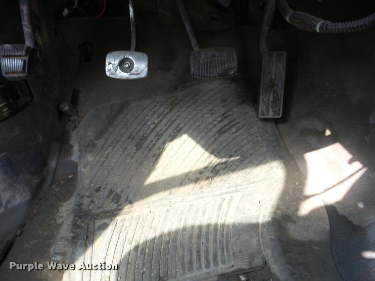 image for item K6455 1990 Ford F450 Super Duty flatbed truck