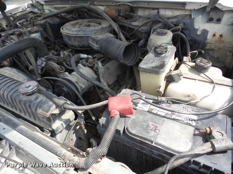 image for item K6455 1990 Ford F450 Super Duty flatbed truck