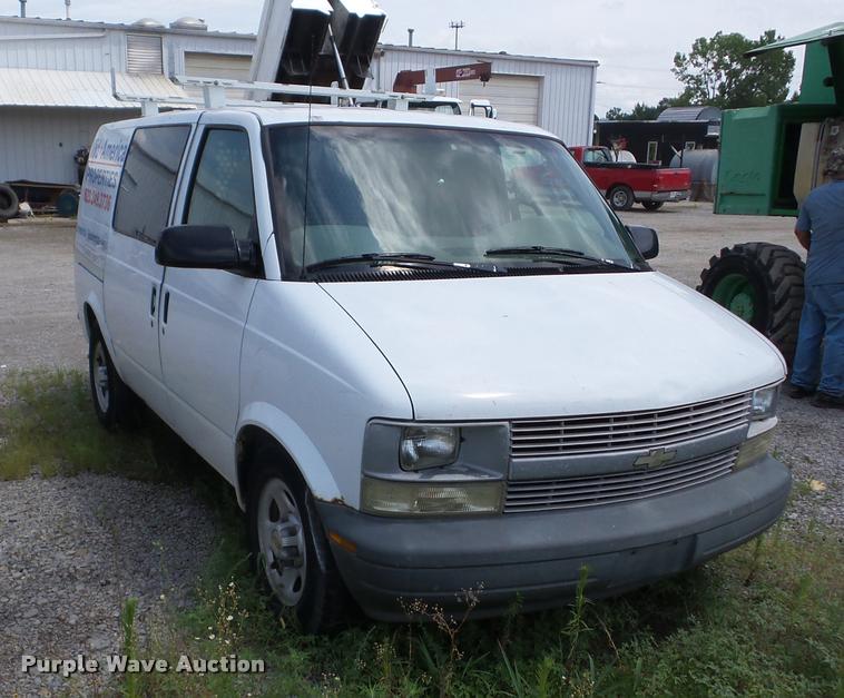image for item K6461 2003 Chevrolet Astro Cargo van