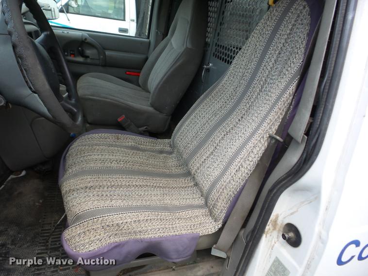 image for item K6461 2003 Chevrolet Astro Cargo van