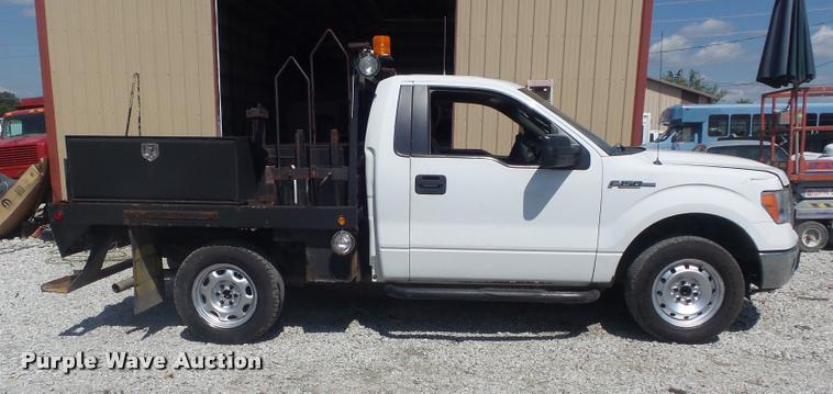 image for item K7548 2011 Ford F150 XLT flatbed pickup truck