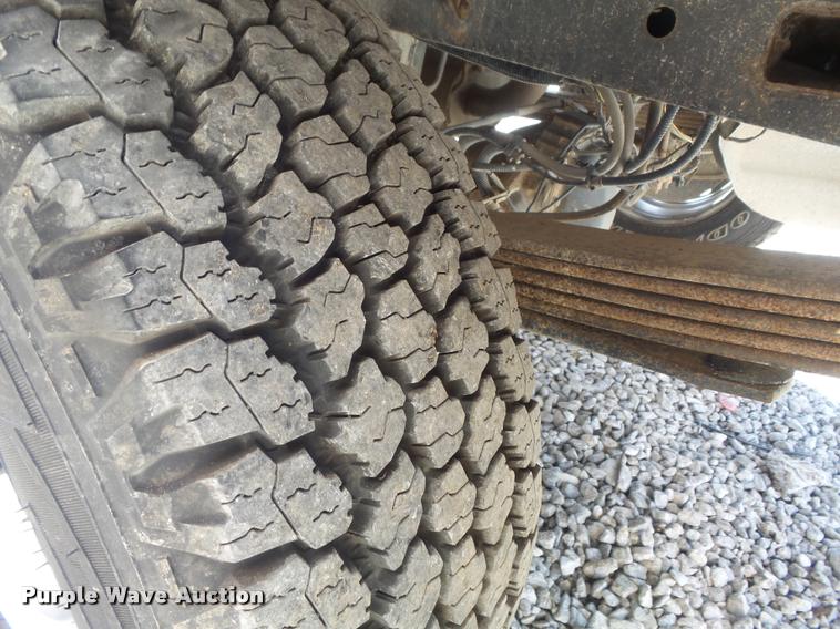 image for item K7548 2011 Ford F150 XLT flatbed pickup truck