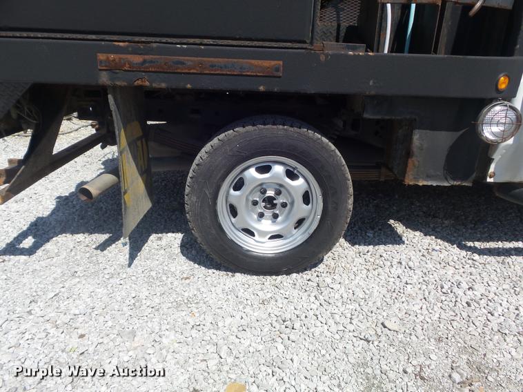 image for item K7548 2011 Ford F150 XLT flatbed pickup truck