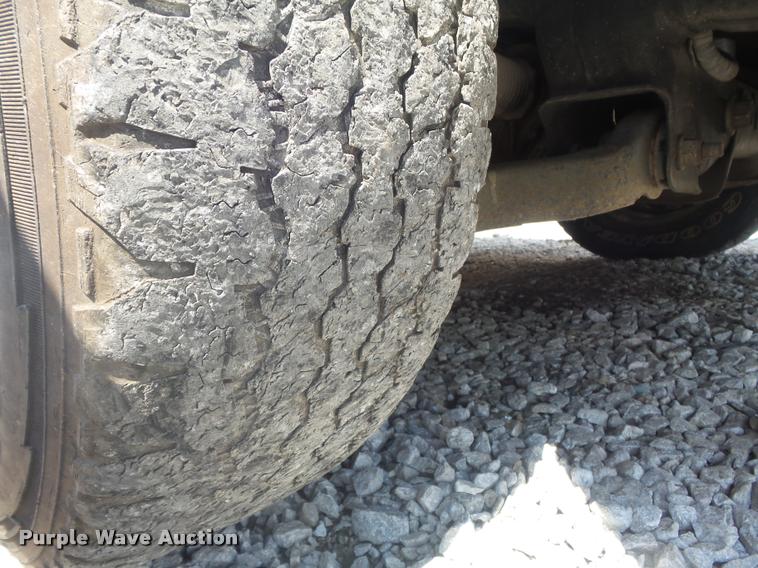 image for item K7548 2011 Ford F150 XLT flatbed pickup truck