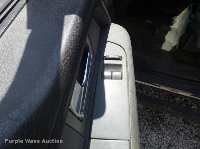 image for item K7548 2011 Ford F150 XLT flatbed pickup truck