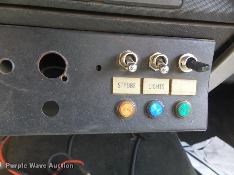 image for item K7548 2011 Ford F150 XLT flatbed pickup truck