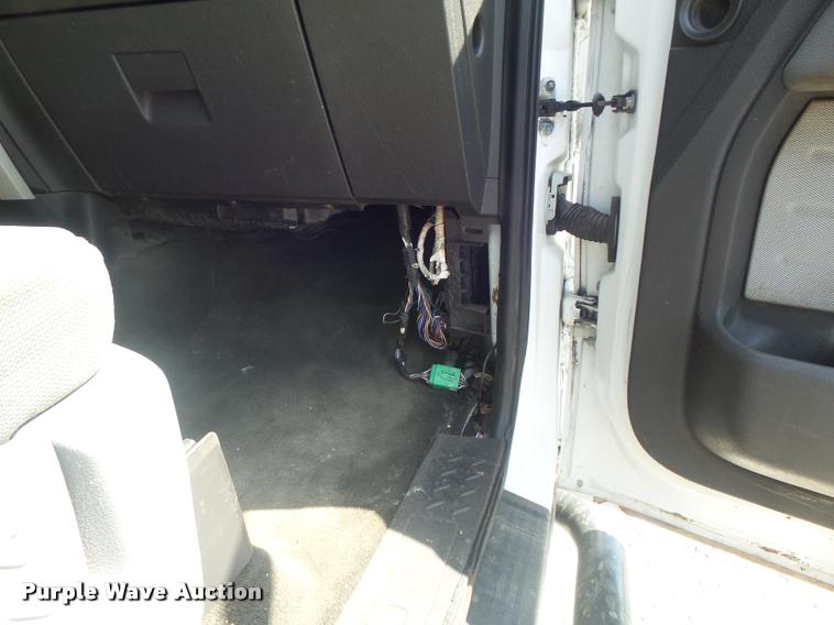 image for item K7548 2011 Ford F150 XLT flatbed pickup truck