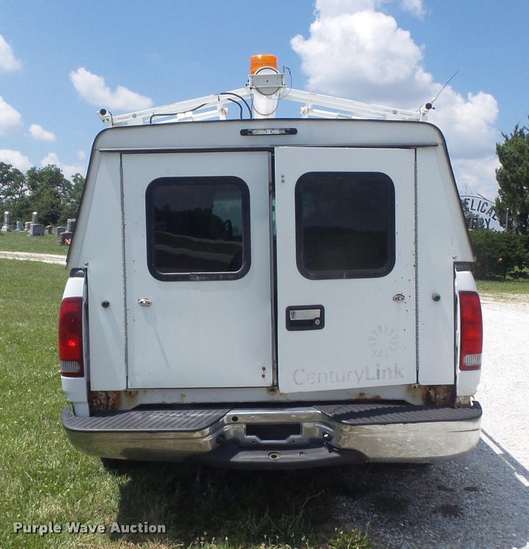 image for item K7552 2001 Ford F150 XL pickup truck