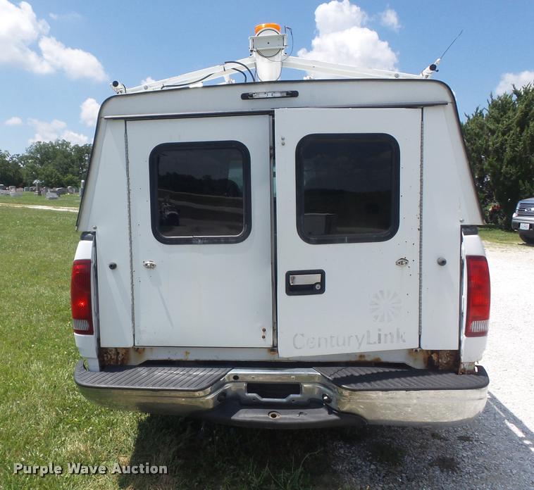 image for item K7552 2001 Ford F150 XL pickup truck