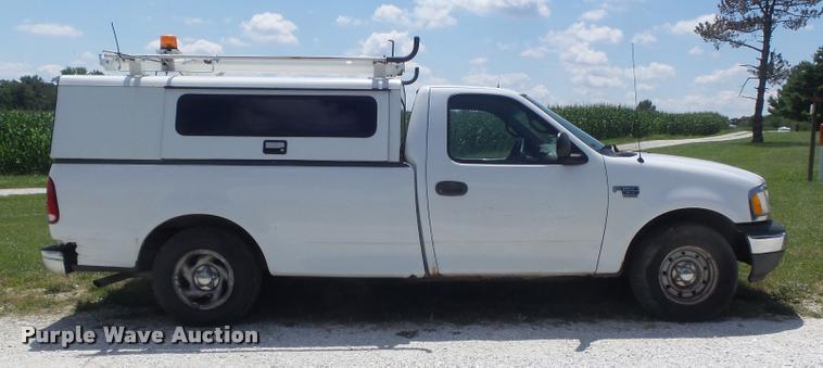 image for item K7552 2001 Ford F150 XL pickup truck