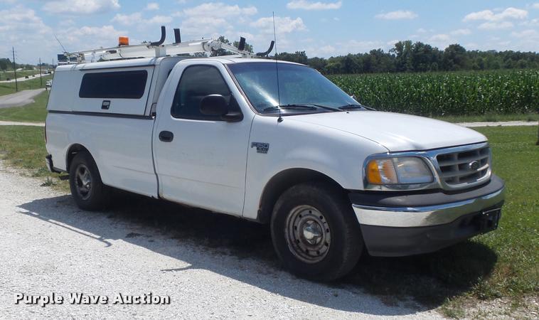 image for item K7552 2001 Ford F150 XL pickup truck