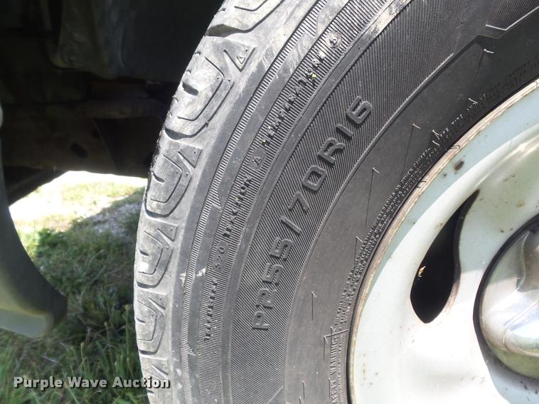 image for item K7552 2001 Ford F150 XL pickup truck