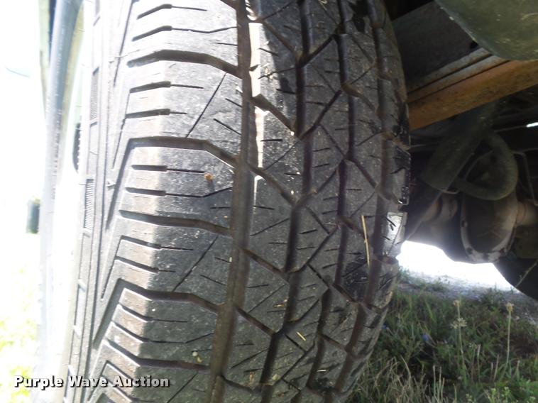 image for item K7552 2001 Ford F150 XL pickup truck