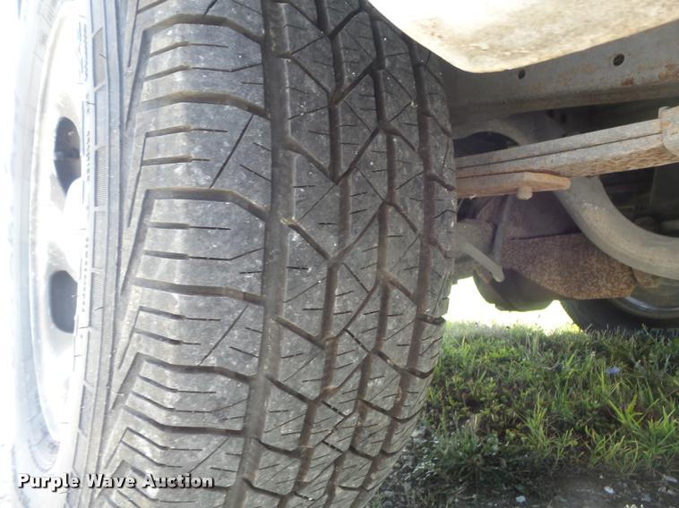 image for item K7552 2001 Ford F150 XL pickup truck