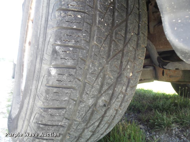 image for item K7552 2001 Ford F150 XL pickup truck