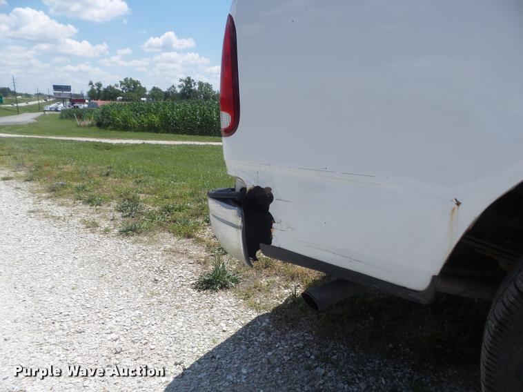 image for item K7552 2001 Ford F150 XL pickup truck