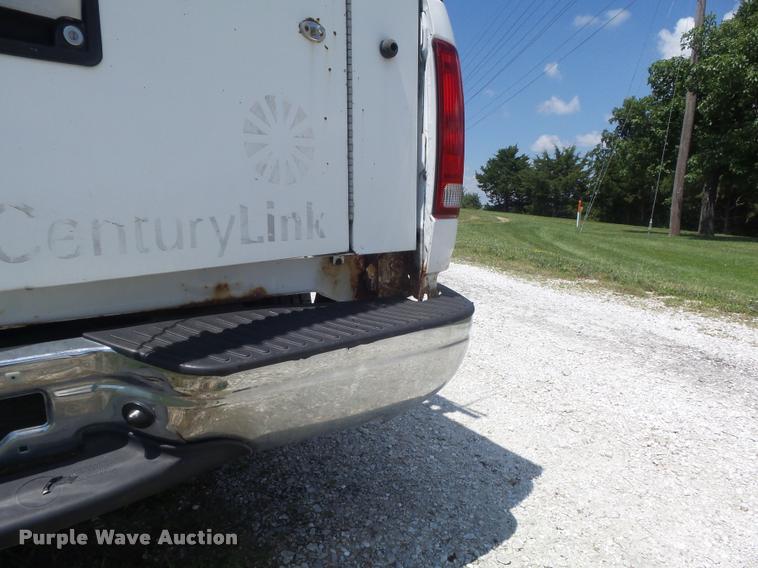 image for item K7552 2001 Ford F150 XL pickup truck