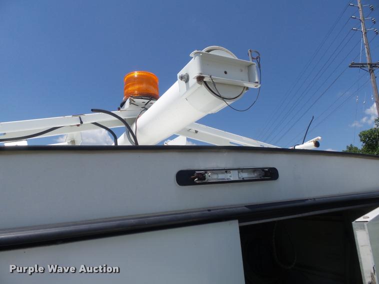 image for item K7552 2001 Ford F150 XL pickup truck