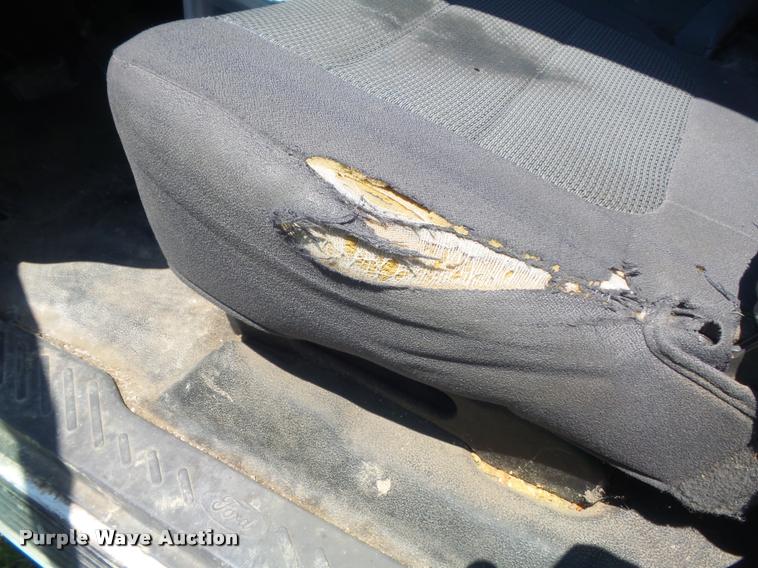 image for item K7552 2001 Ford F150 XL pickup truck