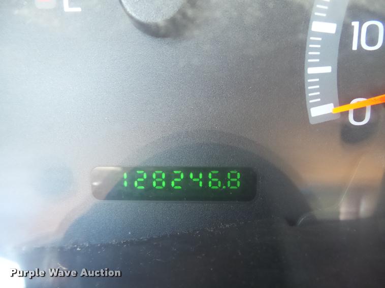 image for item K7552 2001 Ford F150 XL pickup truck