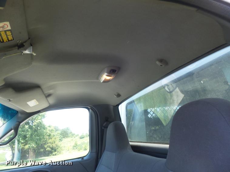 image for item K7552 2001 Ford F150 XL pickup truck