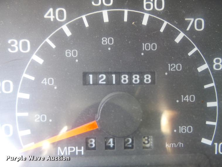 image for item K7553 2004 Ford F750 Super Duty XL truck chassis