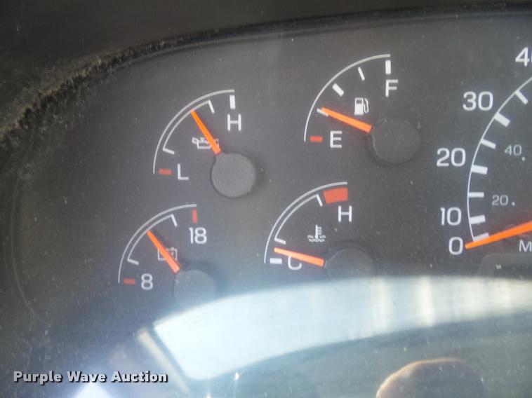 image for item K7553 2004 Ford F750 Super Duty XL truck chassis