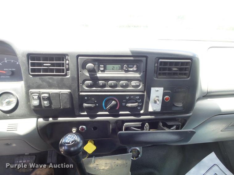 image for item K7553 2004 Ford F750 Super Duty XL truck chassis