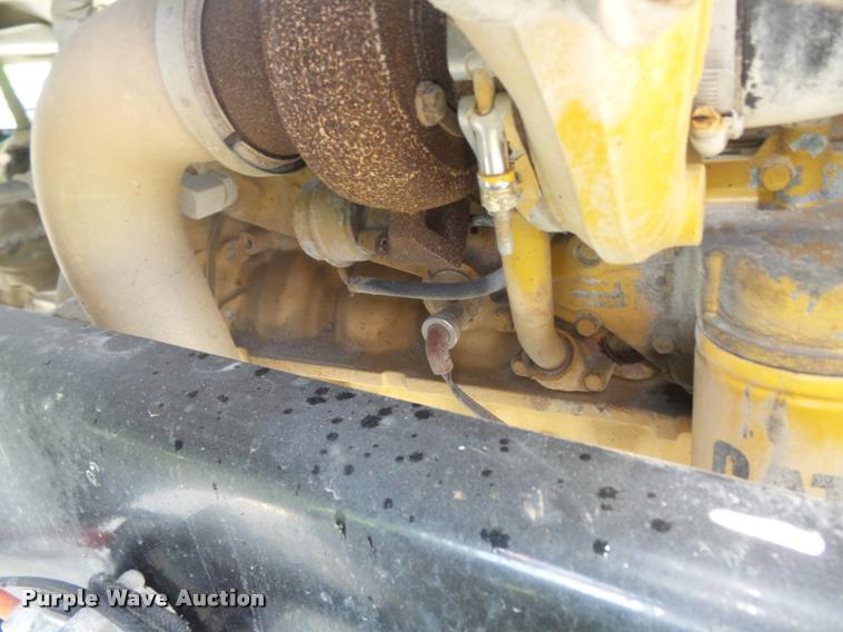 image for item K7553 2004 Ford F750 Super Duty XL truck chassis