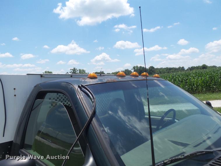 image for item K7556 2001 Ford F350  XL Super Duty service truck