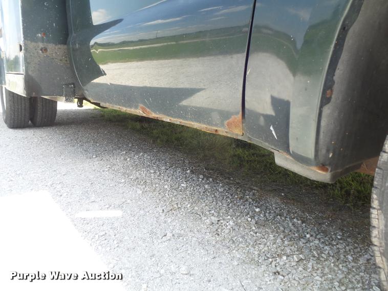 image for item K7556 2001 Ford F350  XL Super Duty service truck