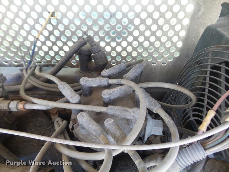 image for item K7556 2001 Ford F350  XL Super Duty service truck