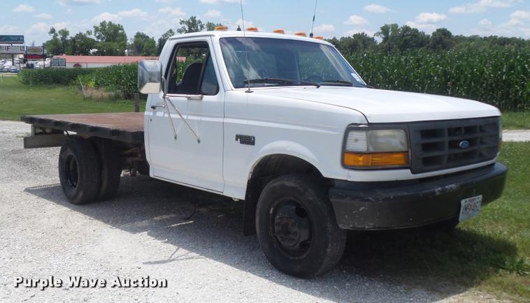 image for item K7557 1996 Ford F350 XL flatbed pickup truck