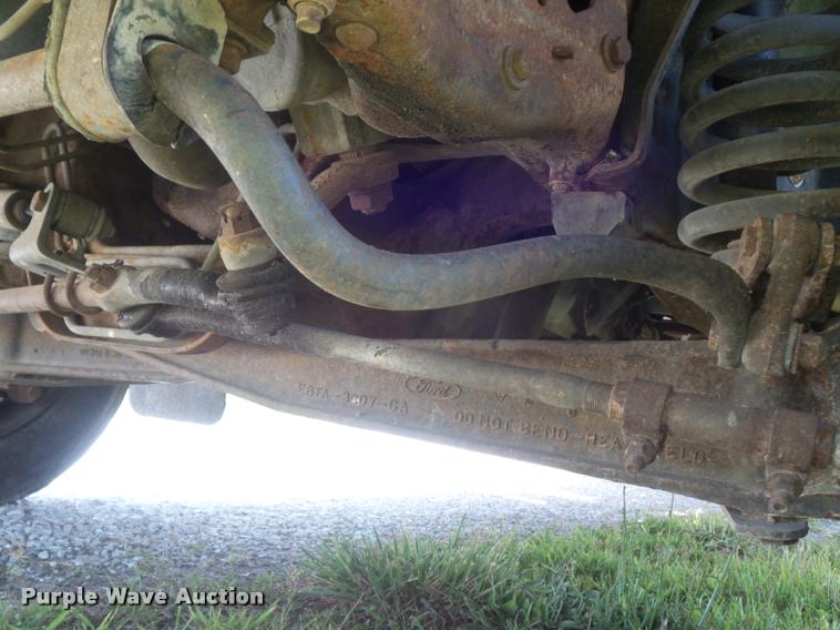 image for item K7557 1996 Ford F350 XL flatbed pickup truck