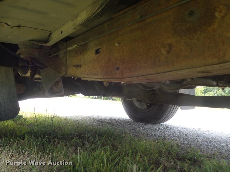 image for item K7557 1996 Ford F350 XL flatbed pickup truck