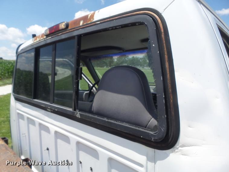 image for item K7557 1996 Ford F350 XL flatbed pickup truck