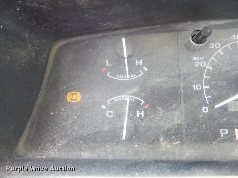 image for item K7557 1996 Ford F350 XL flatbed pickup truck