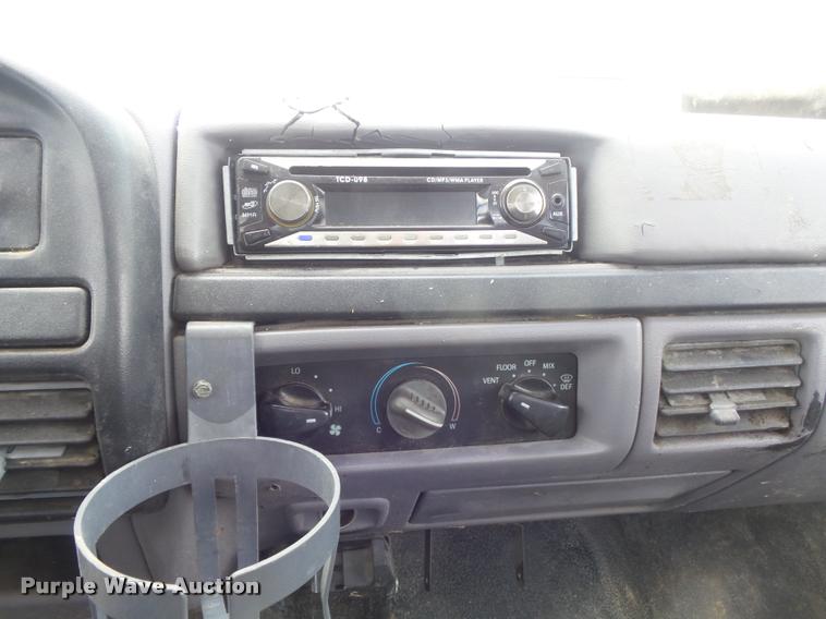 image for item K7557 1996 Ford F350 XL flatbed pickup truck