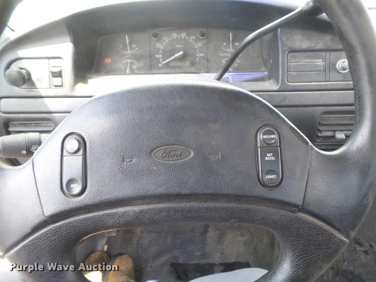 image for item K7557 1996 Ford F350 XL flatbed pickup truck