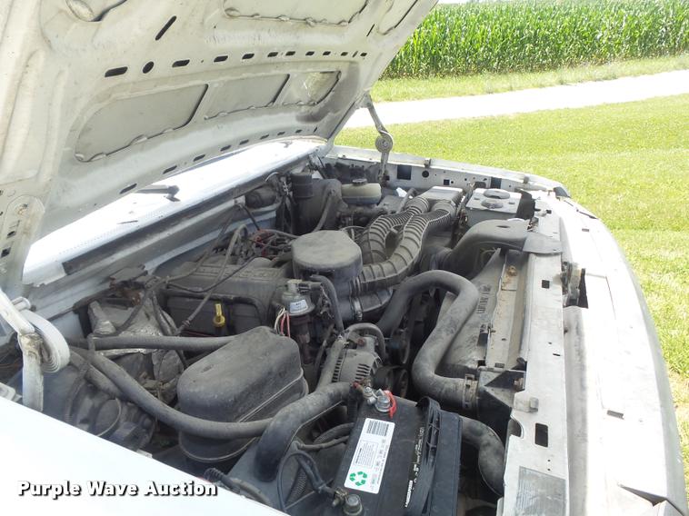 image for item K7557 1996 Ford F350 XL flatbed pickup truck