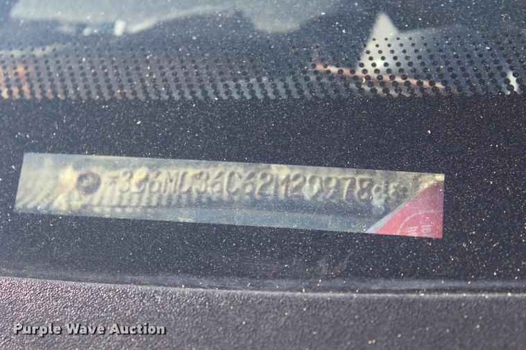 image for item L3177 2002 Dodge Ram 3500 SLT flatbed pickup truck