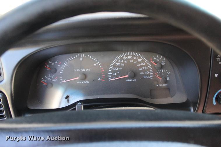 image for item L3177 2002 Dodge Ram 3500 SLT flatbed pickup truck