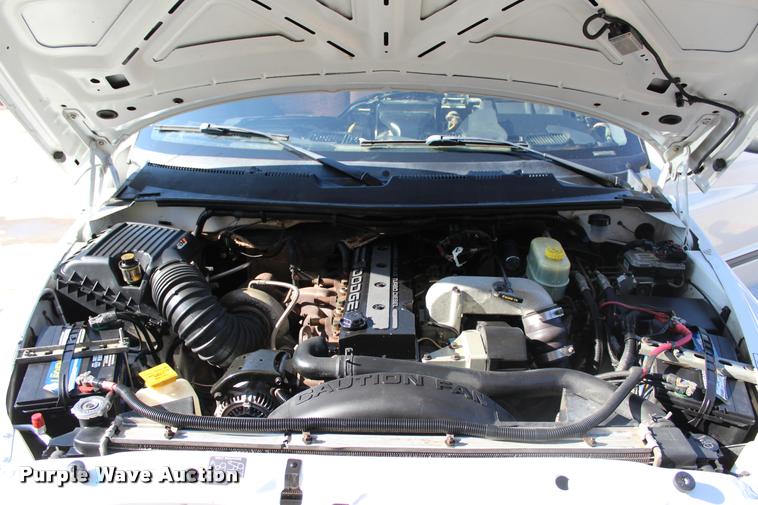 image for item L3177 2002 Dodge Ram 3500 SLT flatbed pickup truck