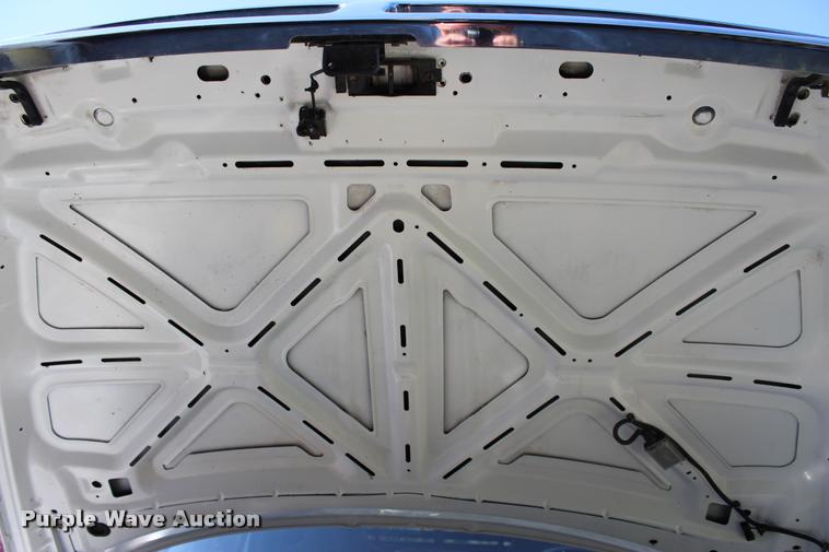 image for item L3177 2002 Dodge Ram 3500 SLT flatbed pickup truck