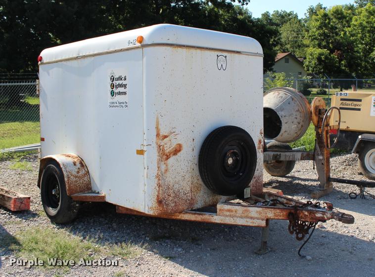 image for item L3178 1998 WW enclosed cargo trailer